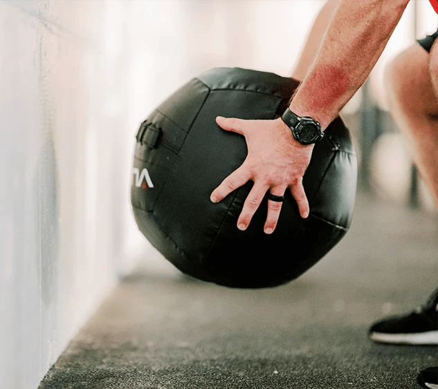 man taking a crossfit class