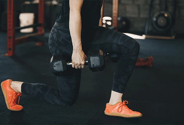 woman practicing crossfit